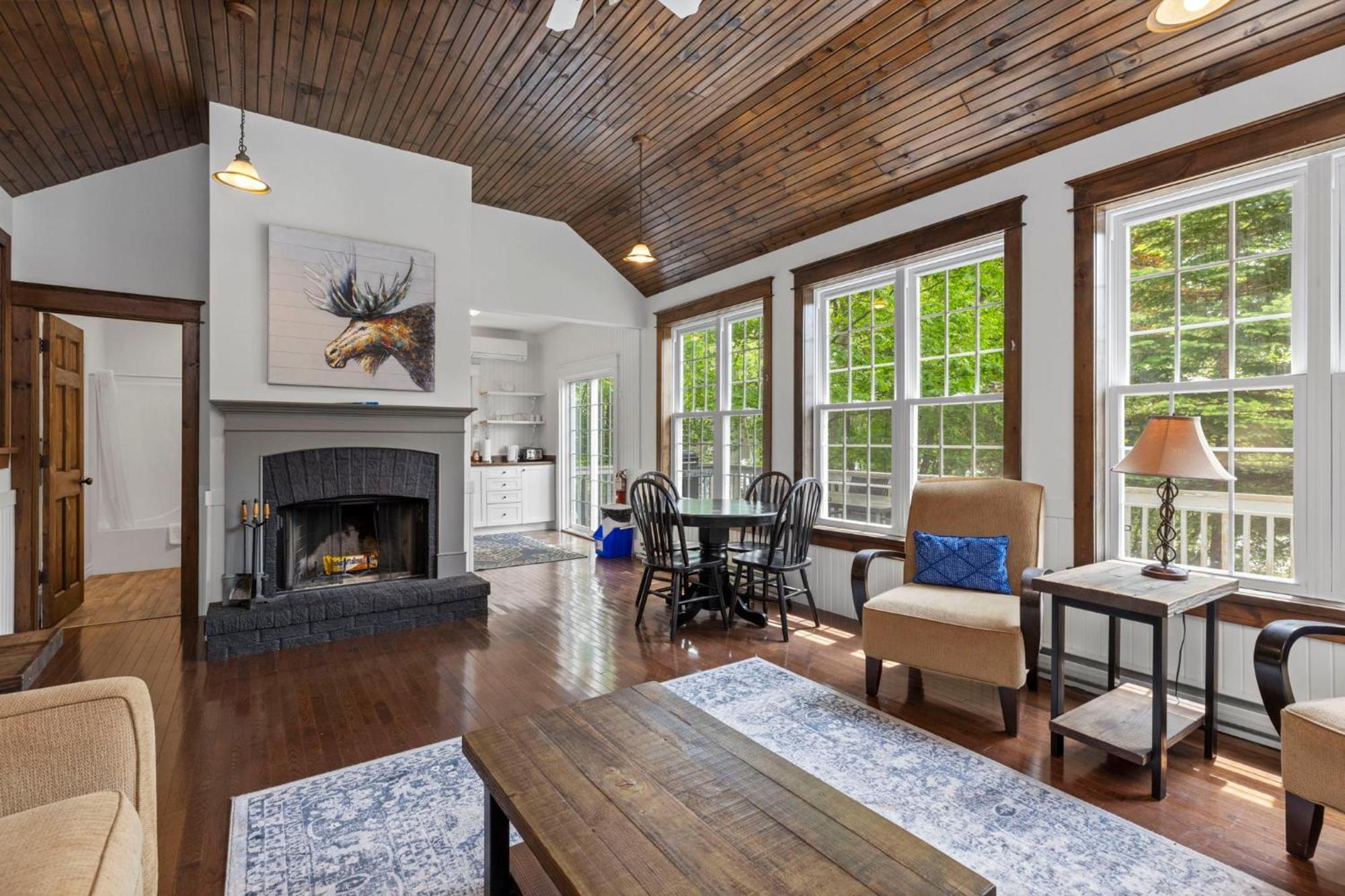 Port Cunnington Lodge Dwight 외부 사진